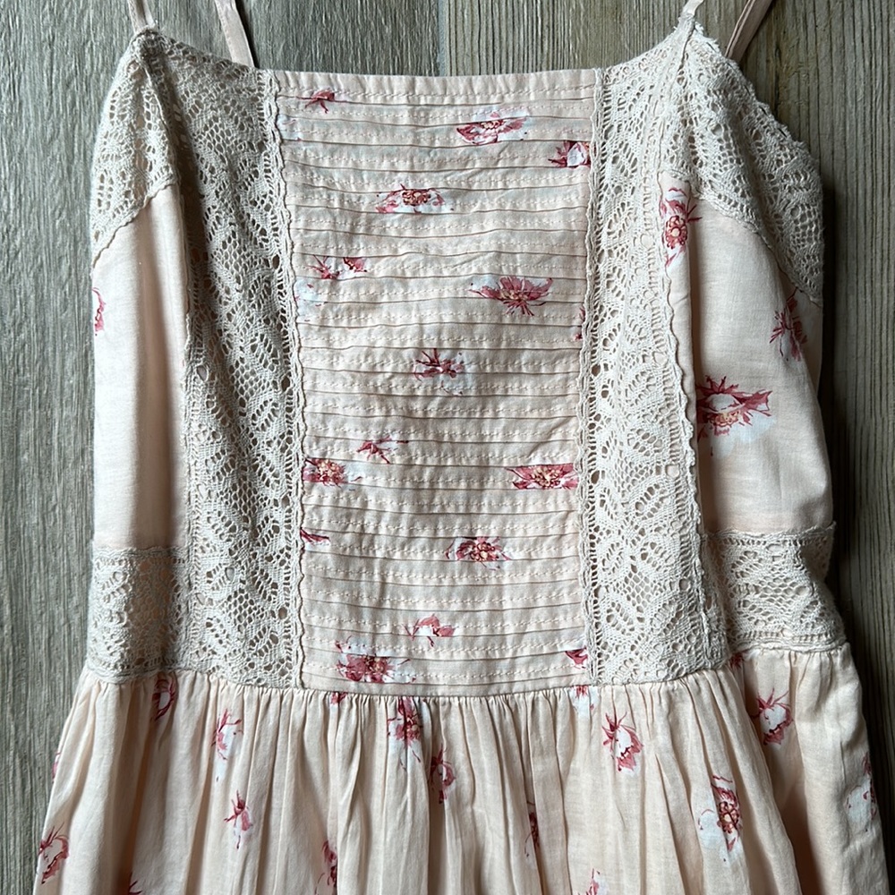 Abercrombie and fitch maxi dress. Fully lined with pockets